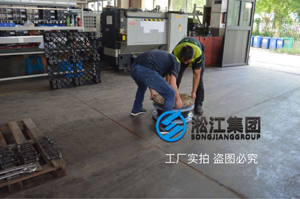 重慶14年竣工的大樓更換消防和生活水用的16和25kg橡膠軟接頭