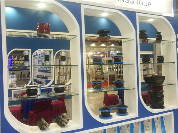 “新知識”煤礦掘進機液壓泵進出口處配套NG型橡膠軟連接